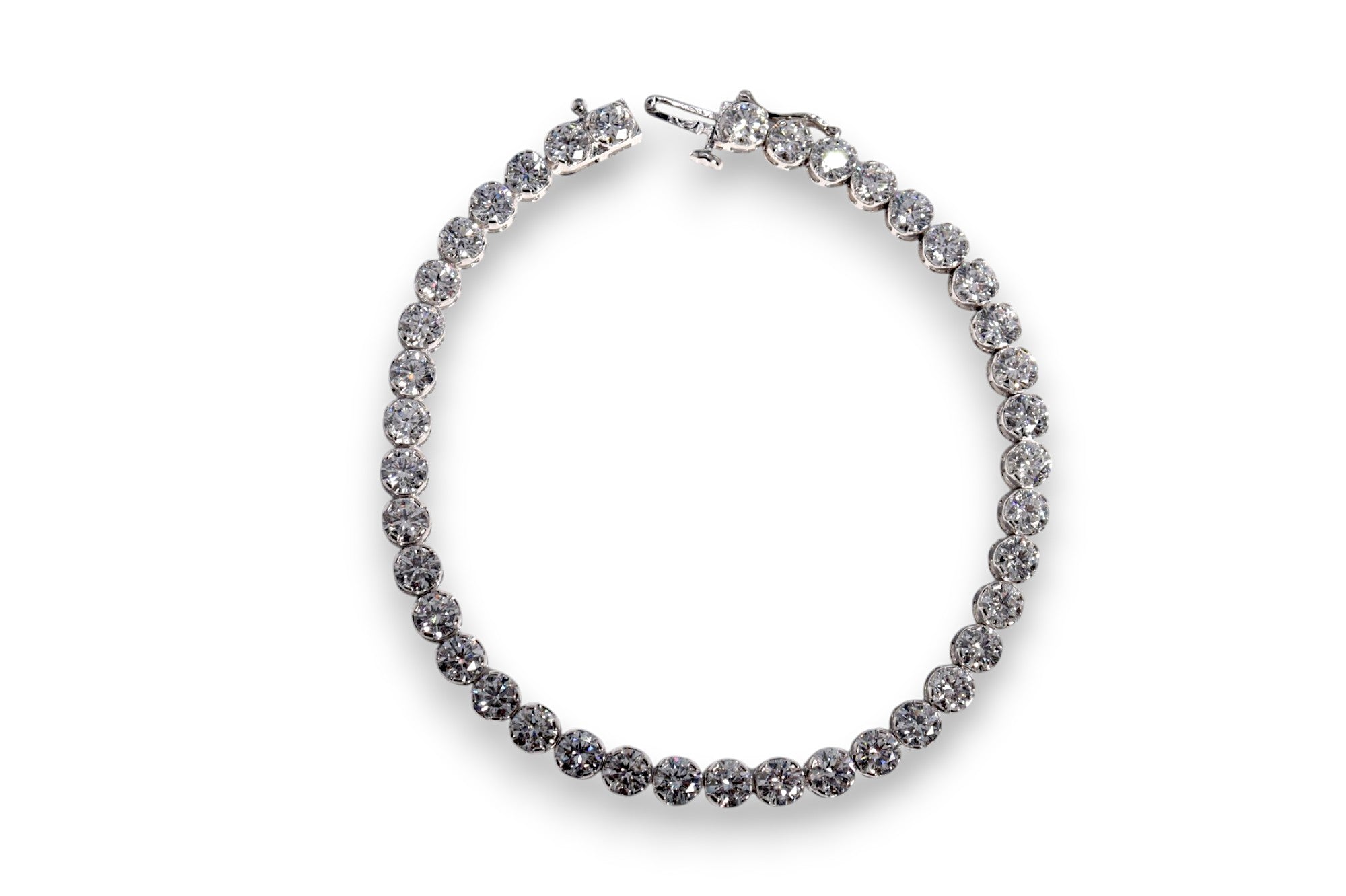LUXURY LAB-GROWN ROUND BRILLIANT DIAMOND TENNIS BRACELET image 0