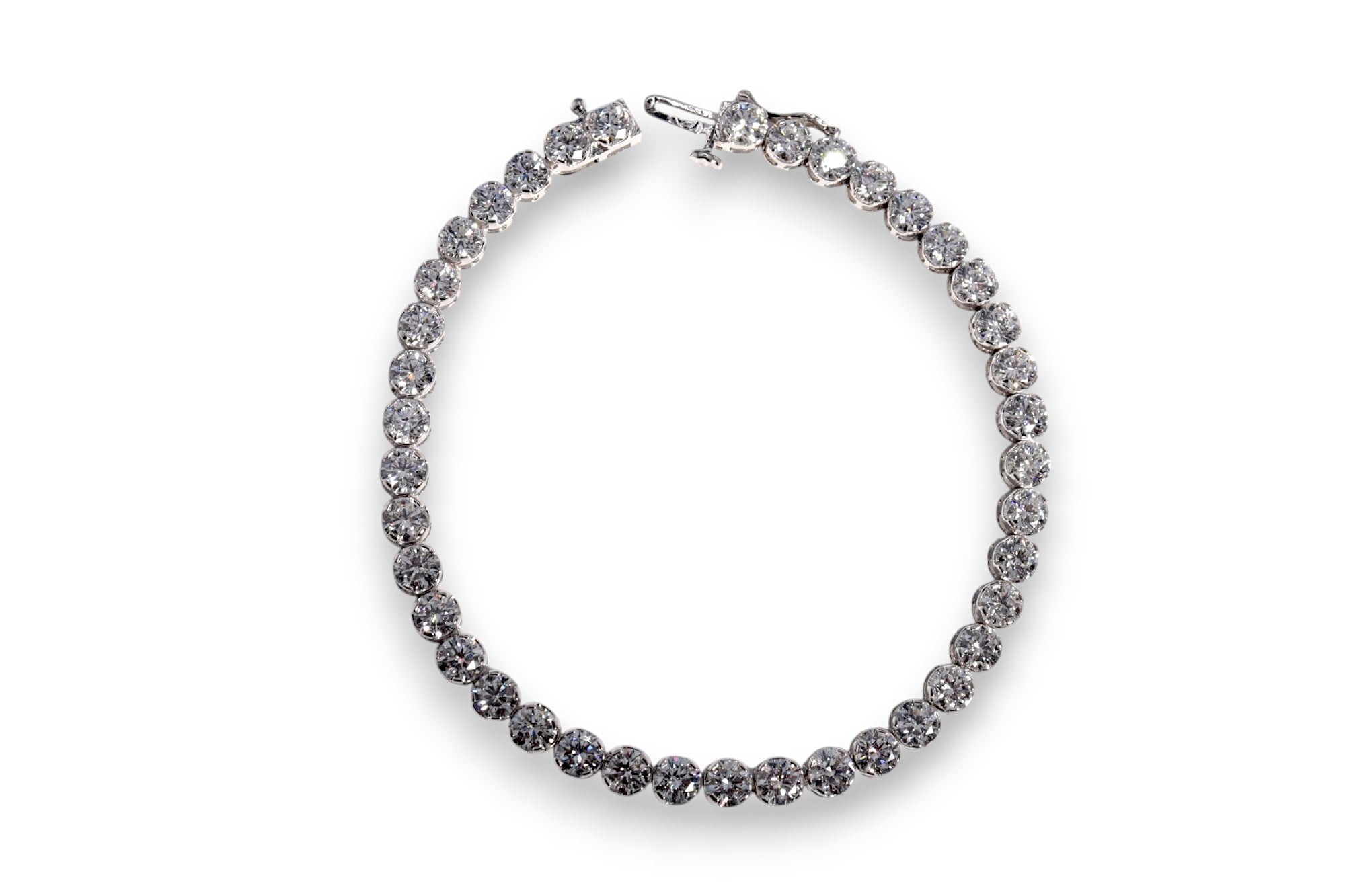 LUXURY LAB-GROWN ROUND BRILLIANT DIAMOND TENNIS BRACELET image 0