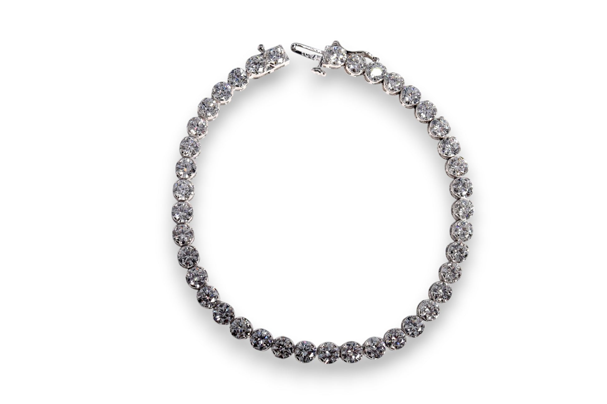LUXURY LAB-GROWN ROUND BRILLIANT DIAMOND TENNIS BRACELET image 0