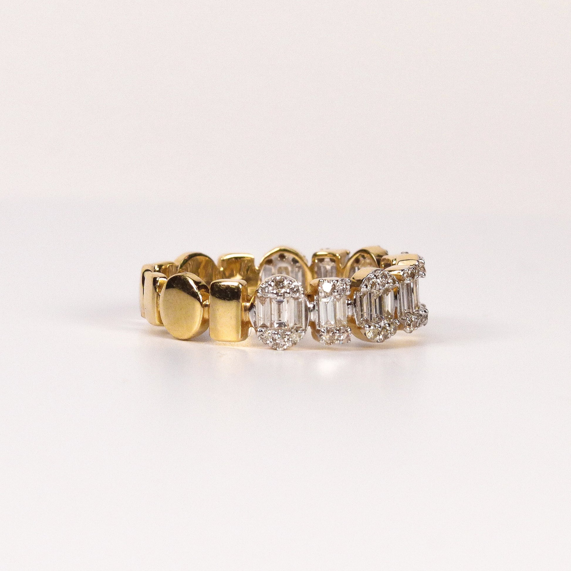 DIAMOND OVAL & BAGUETTE PAVÉ BAND RING image 1