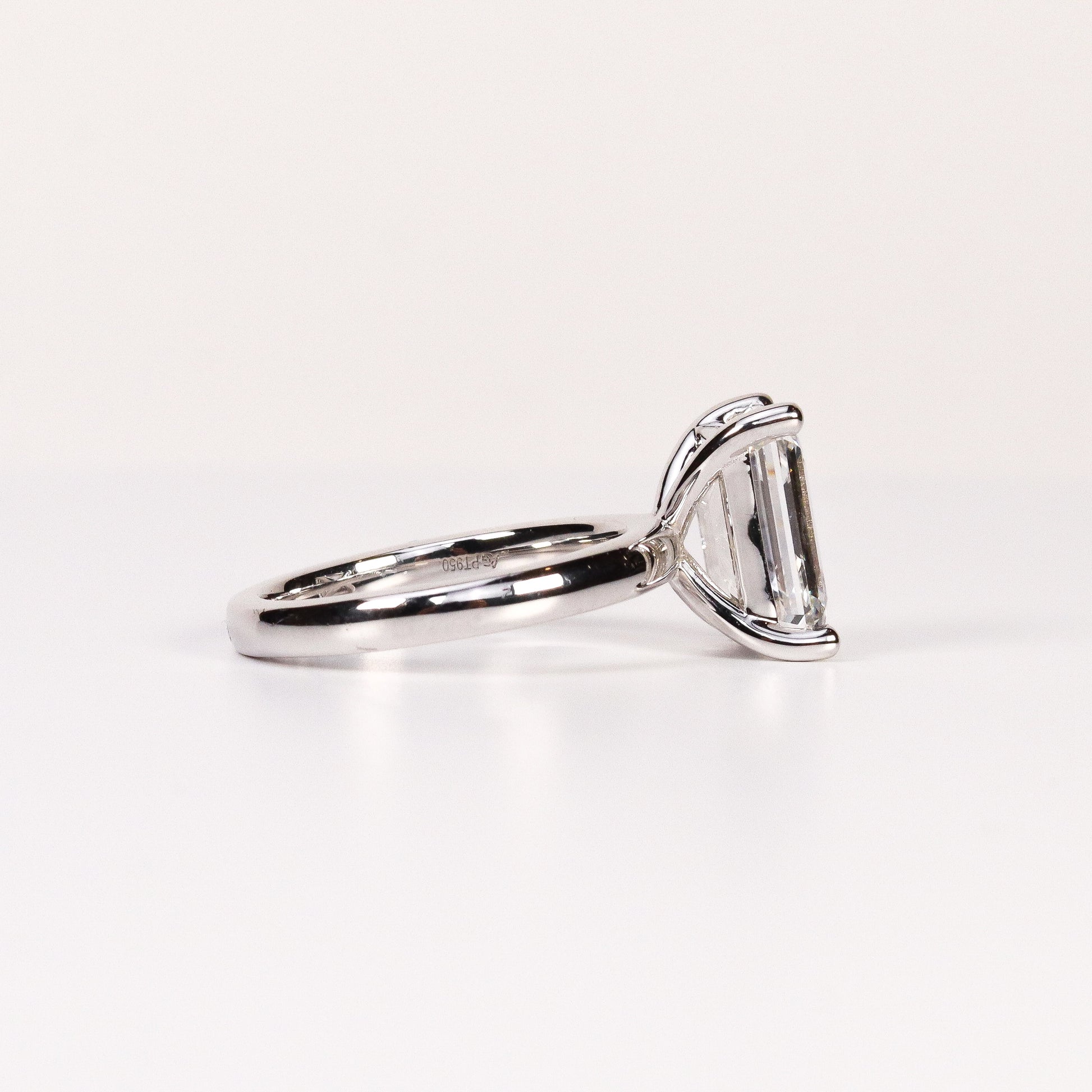 LAB-GROWN DIAMOND EMERALD-CUT SOLITAIRE ENGAGEMENT RING image 2
