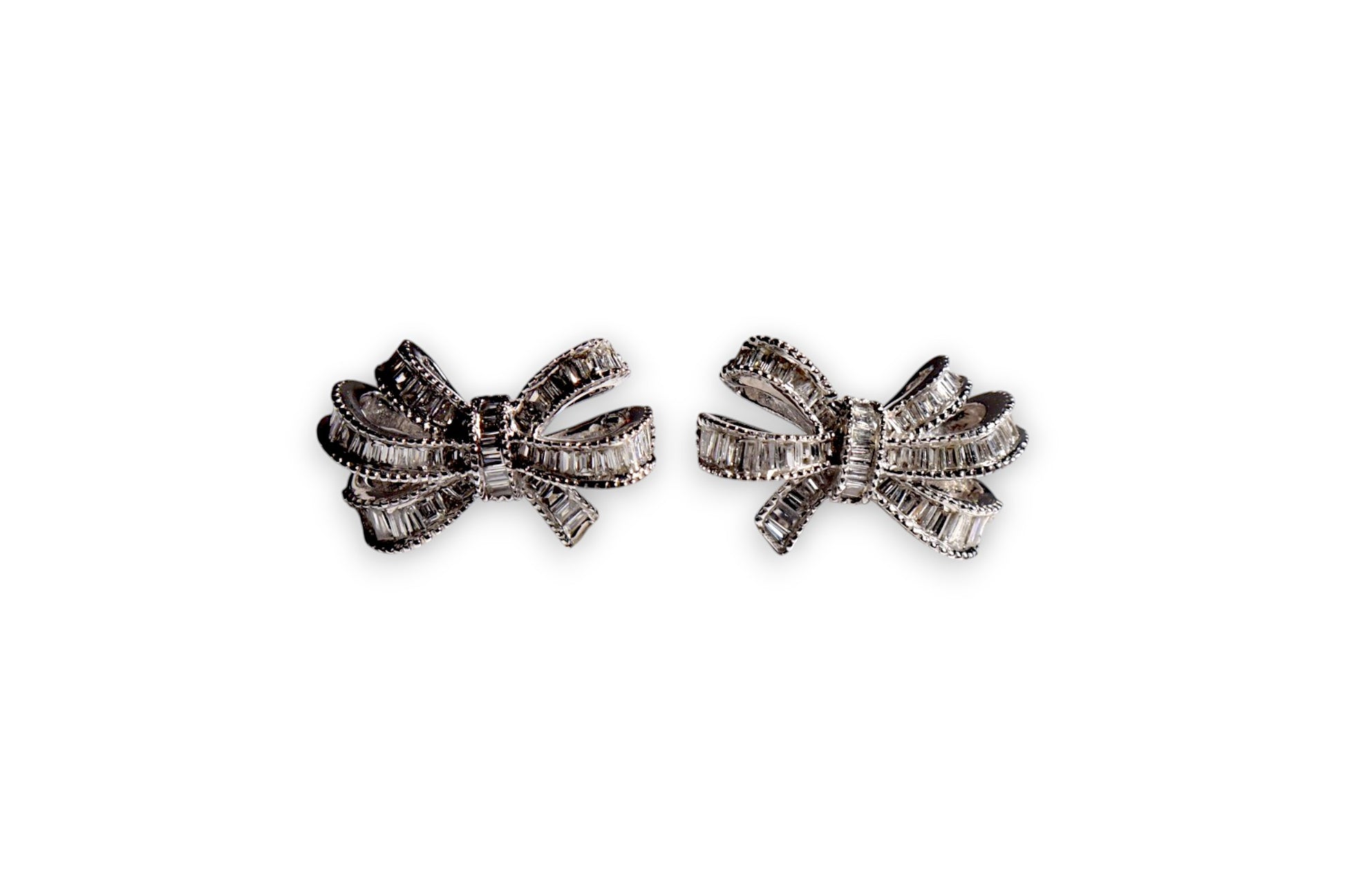 BAGUETTE DIAMOND BOW STUD EARRINGS image 2