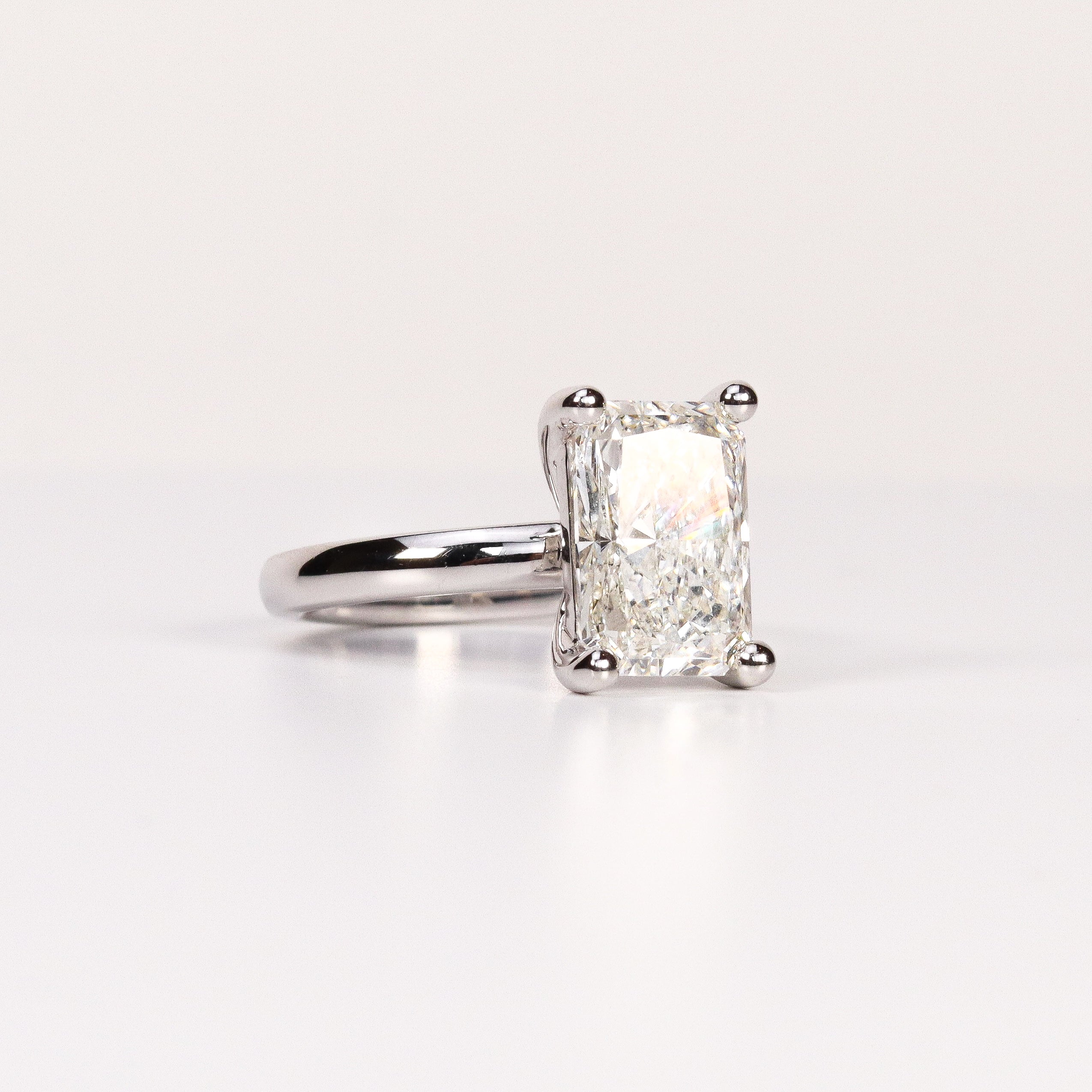 LAB-GROWN DIAMOND RECTANGULAR BRILLIANT SOLITAIRE RING image 1