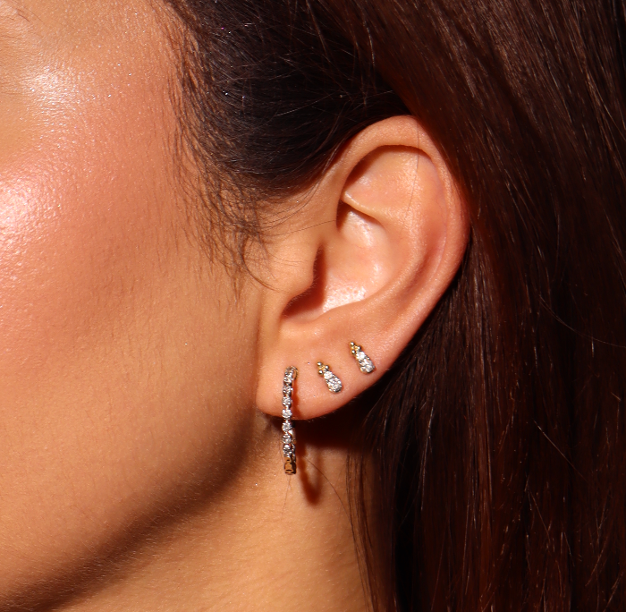 OVAL INSIDE-OUT DIAMOND HOOP EARRINGS image 6