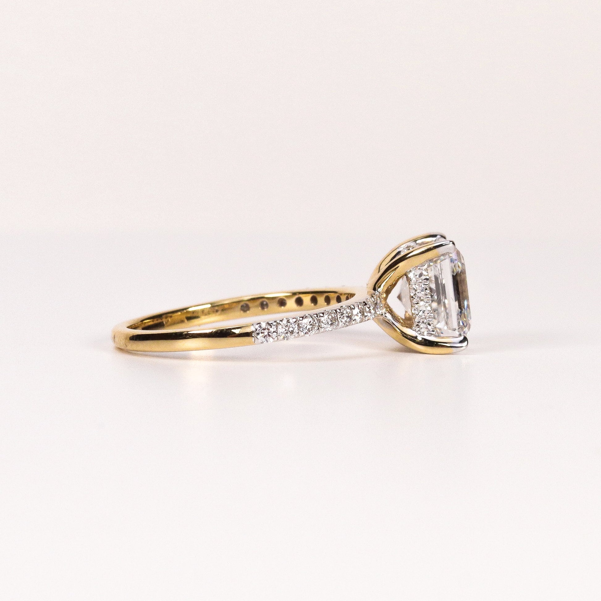LAB-GROWN DIAMOND EMERALD-CUT ENGAGEMENT RING image 2