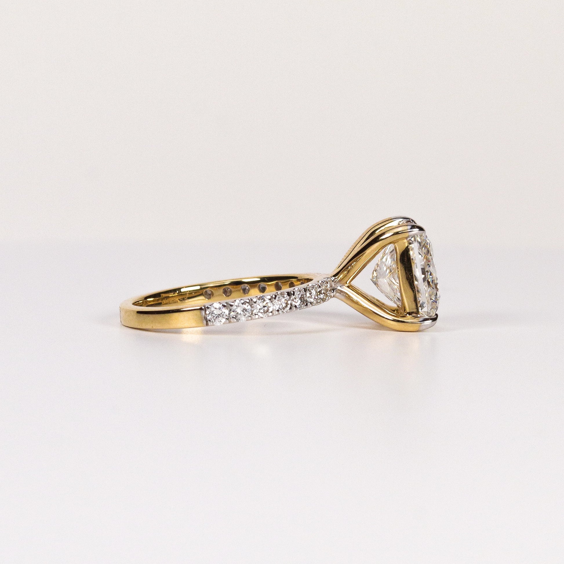 LAB-GROWN DIAMOND PRINCESS-CUT CATHEDRAL PAVÉ BAND ENGAGEMENT RING image 2