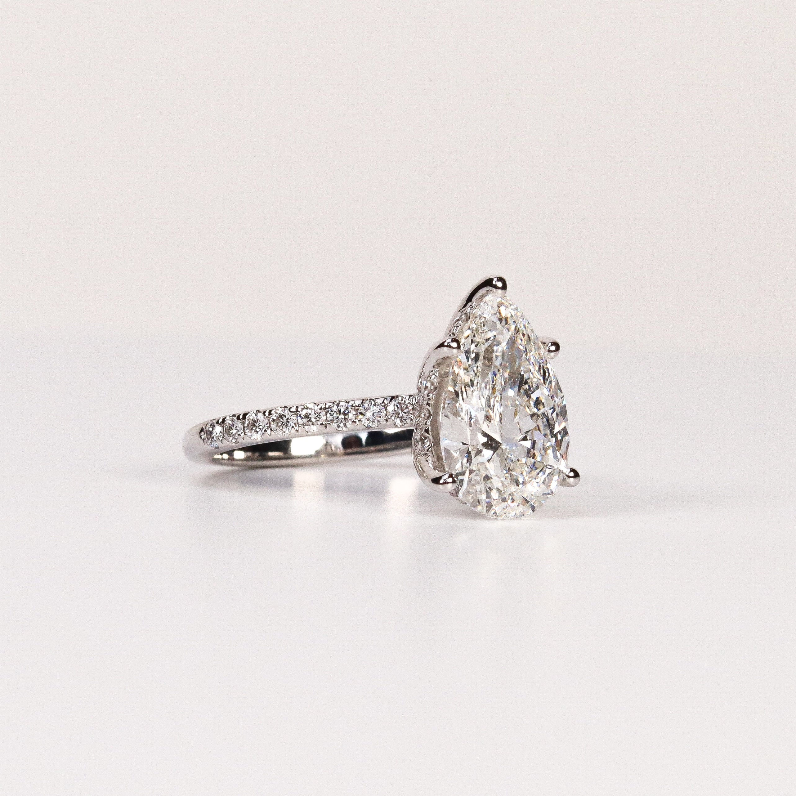 LAB-GROWN DIAMOND PEAR BRILLIANT-CUT PAVÉ BAND ENGAGEMENT RING image 1