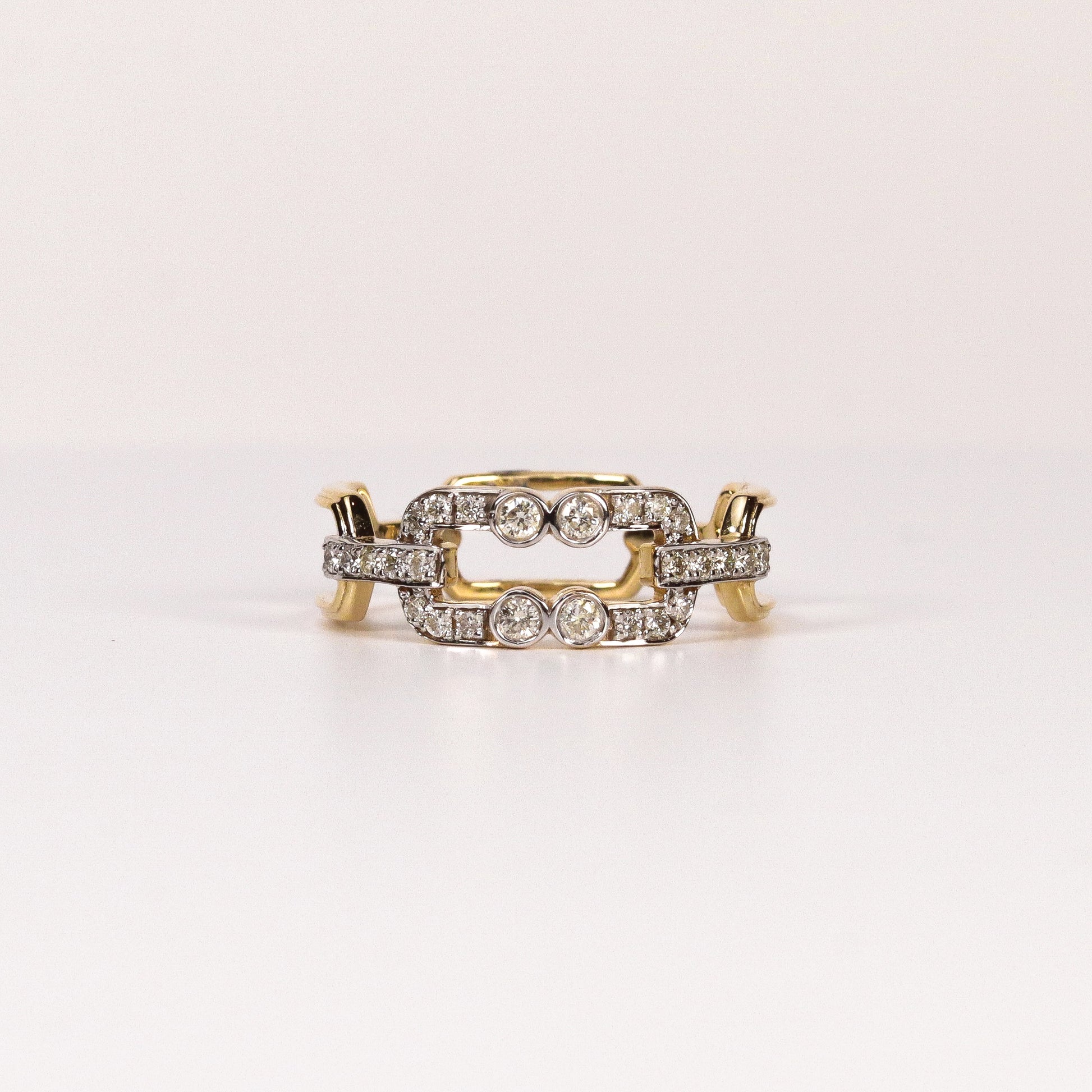 DIAMOND PAVÉ LINK RING image 0