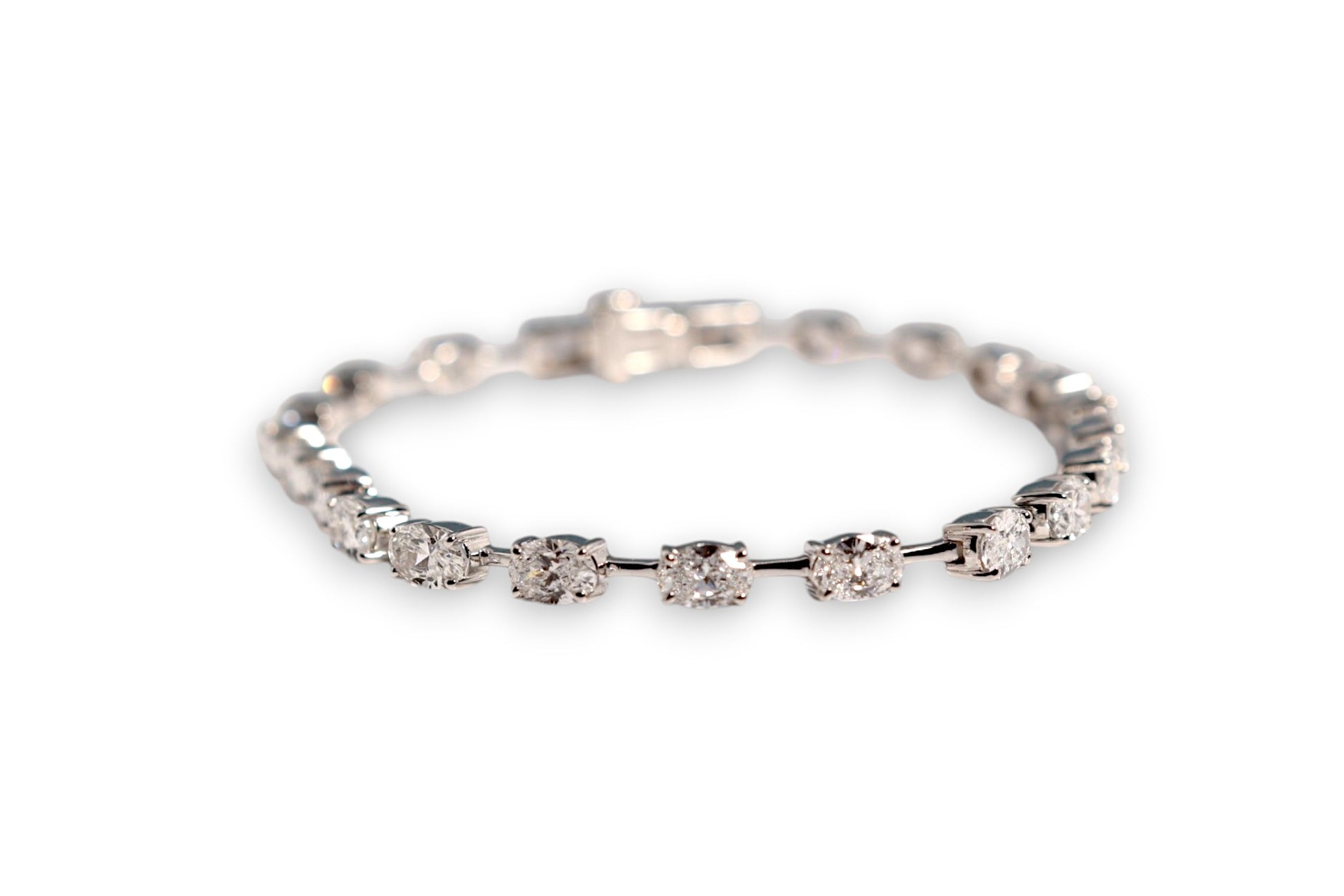 LUXURY LAB-GROWN OVAL DIAMOND TENNIS BRACELET image 2