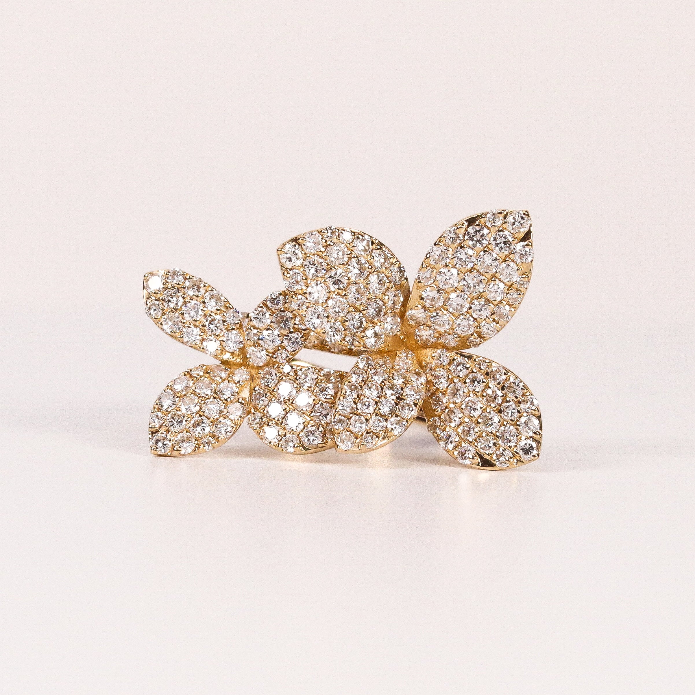 FOUR-LEAF CLOVER PAVÉ RING image 0