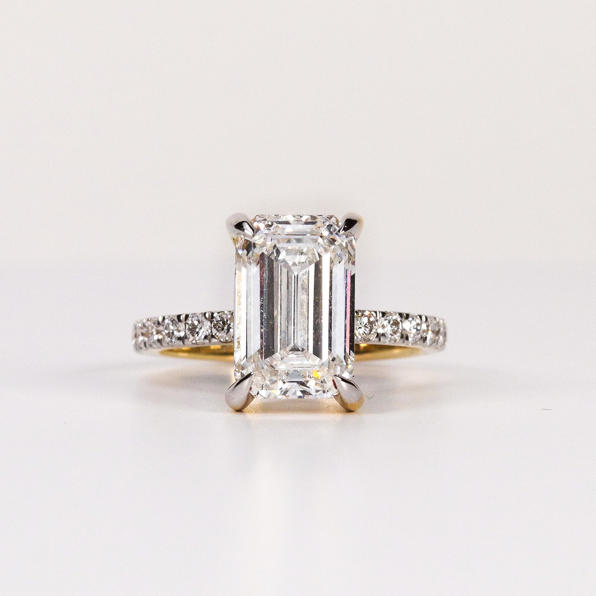 LAB-GROWN DIAMOND EMERALD-CUT CATHEDRAL PAVÉ BAND ENGAGEMENT RING image 0