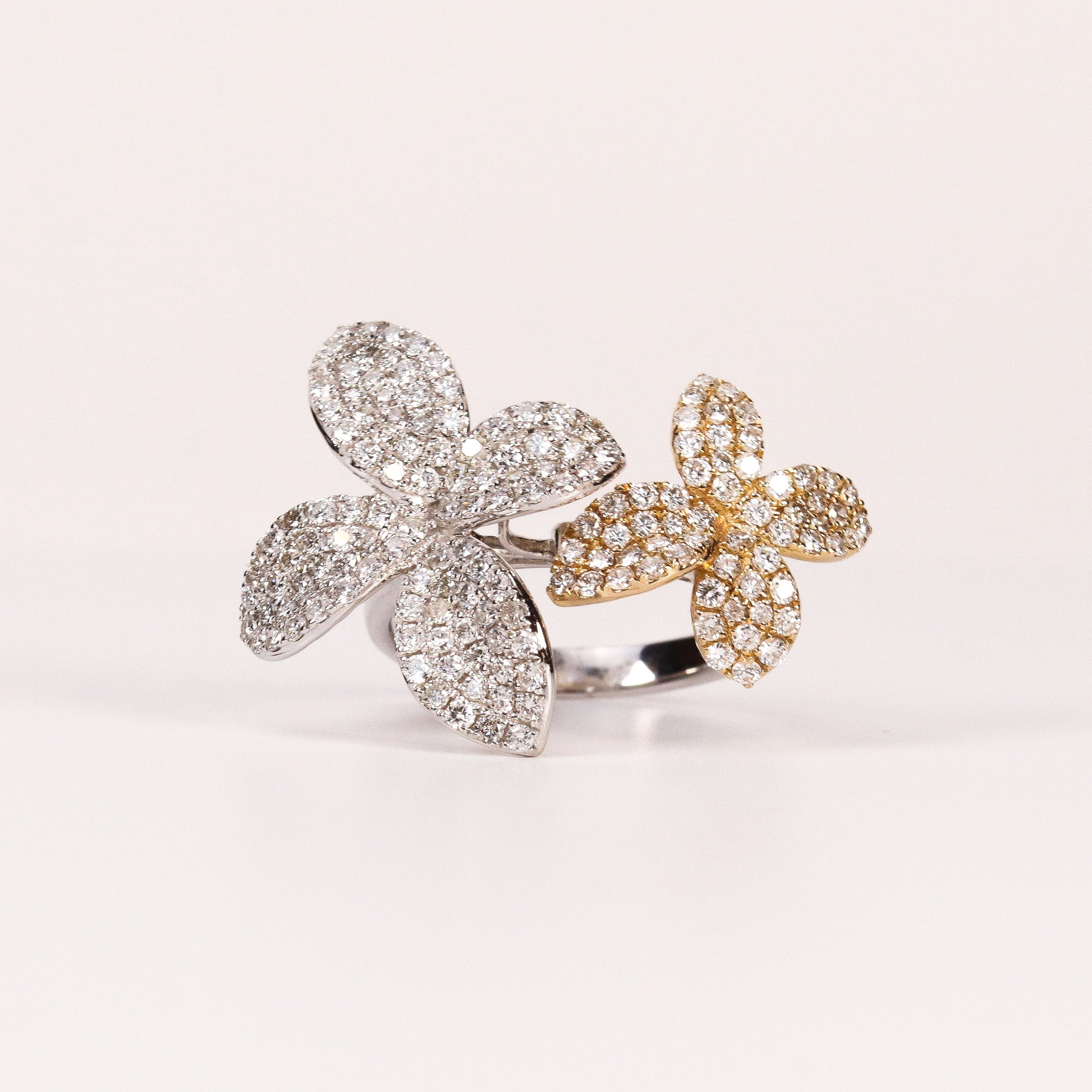 TWO-TONE PAVÉ FLOWER RING image 0