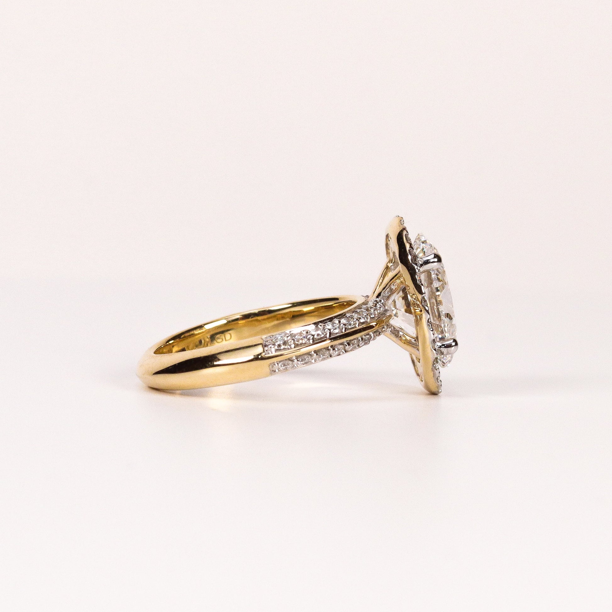 LAB-GROWN DIAMOND OVAL BRILLIANT-CUT HALO ENGAGEMENT RING image 2