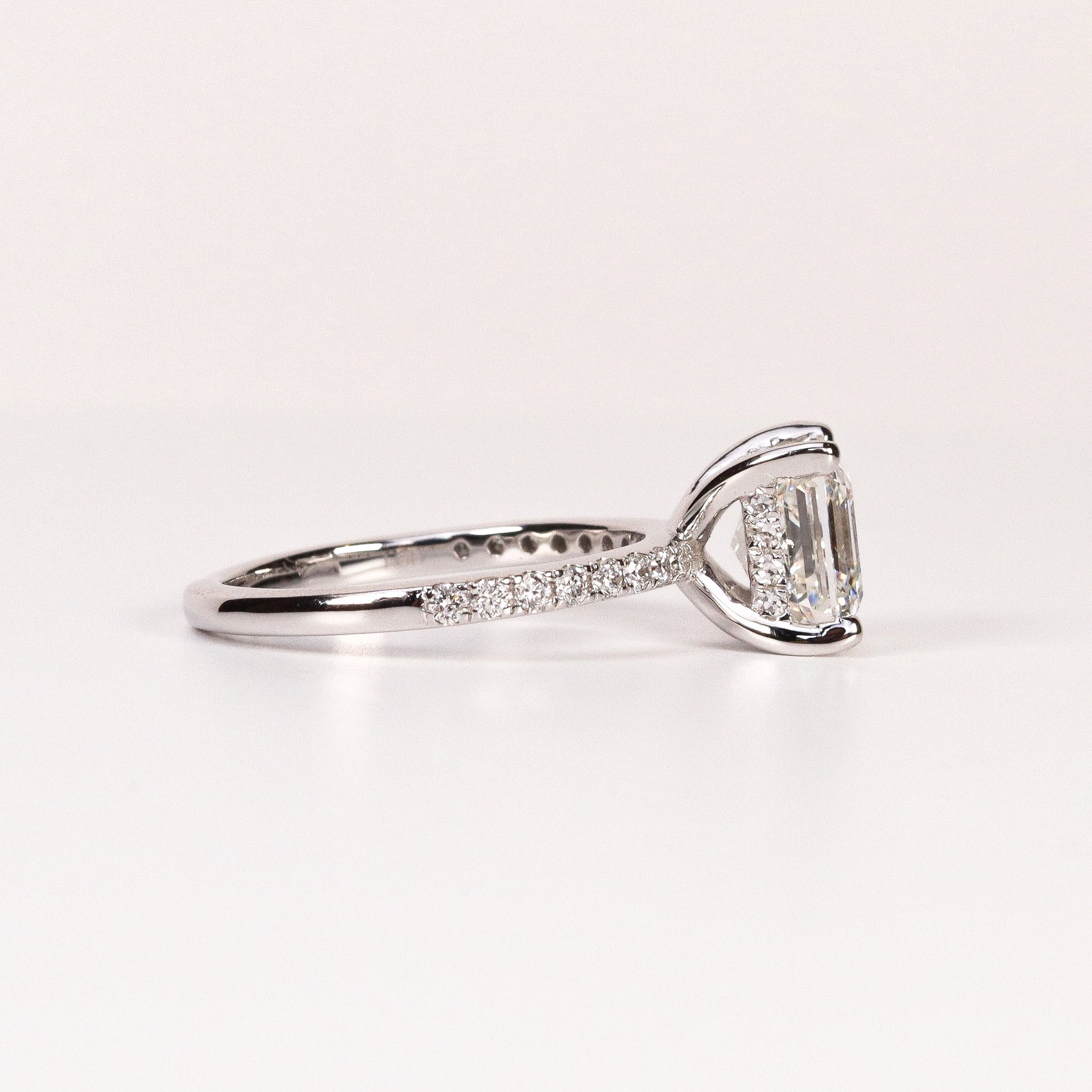 LAB-GROWN DIAMOND EMERALD-CUT PAVÉ BAND ENGAGEMENT RING image 2