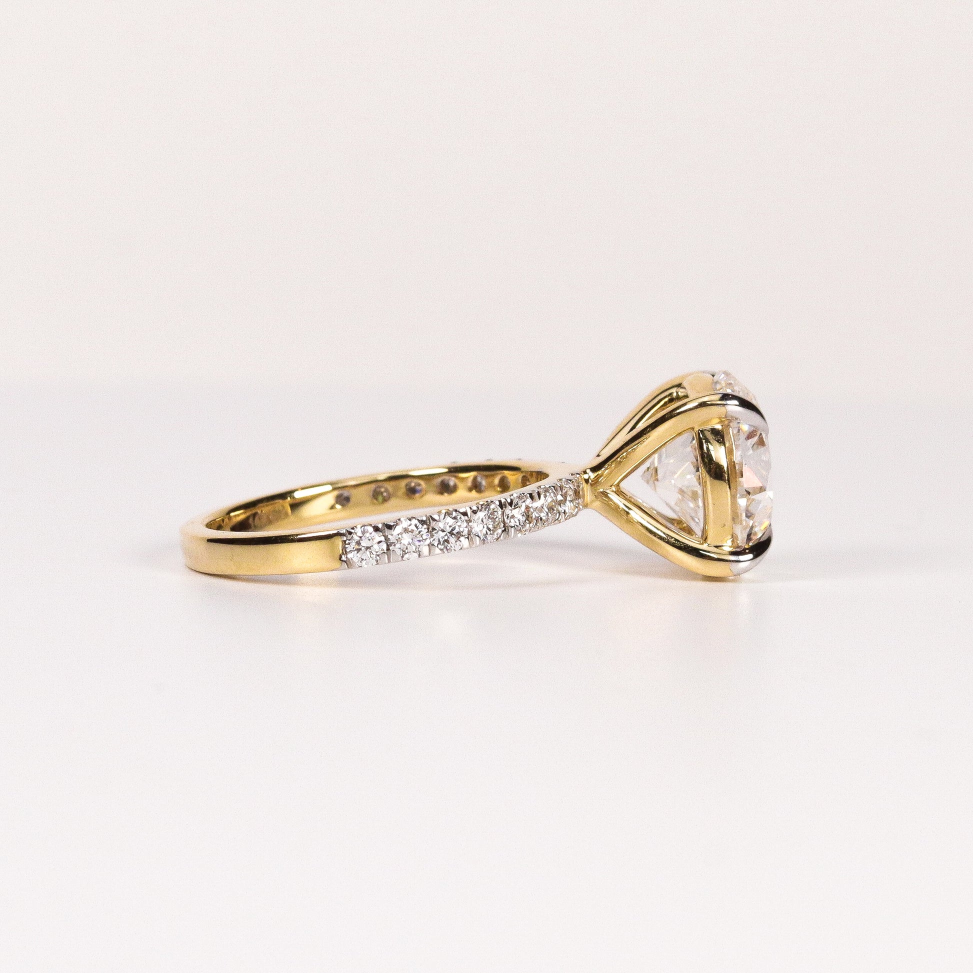 LAB-GROWN DIAMOND ROUND BRILLIANT-CUT CATHEDRAL PAVÉ BAND ENGAGEMENT RING image 2