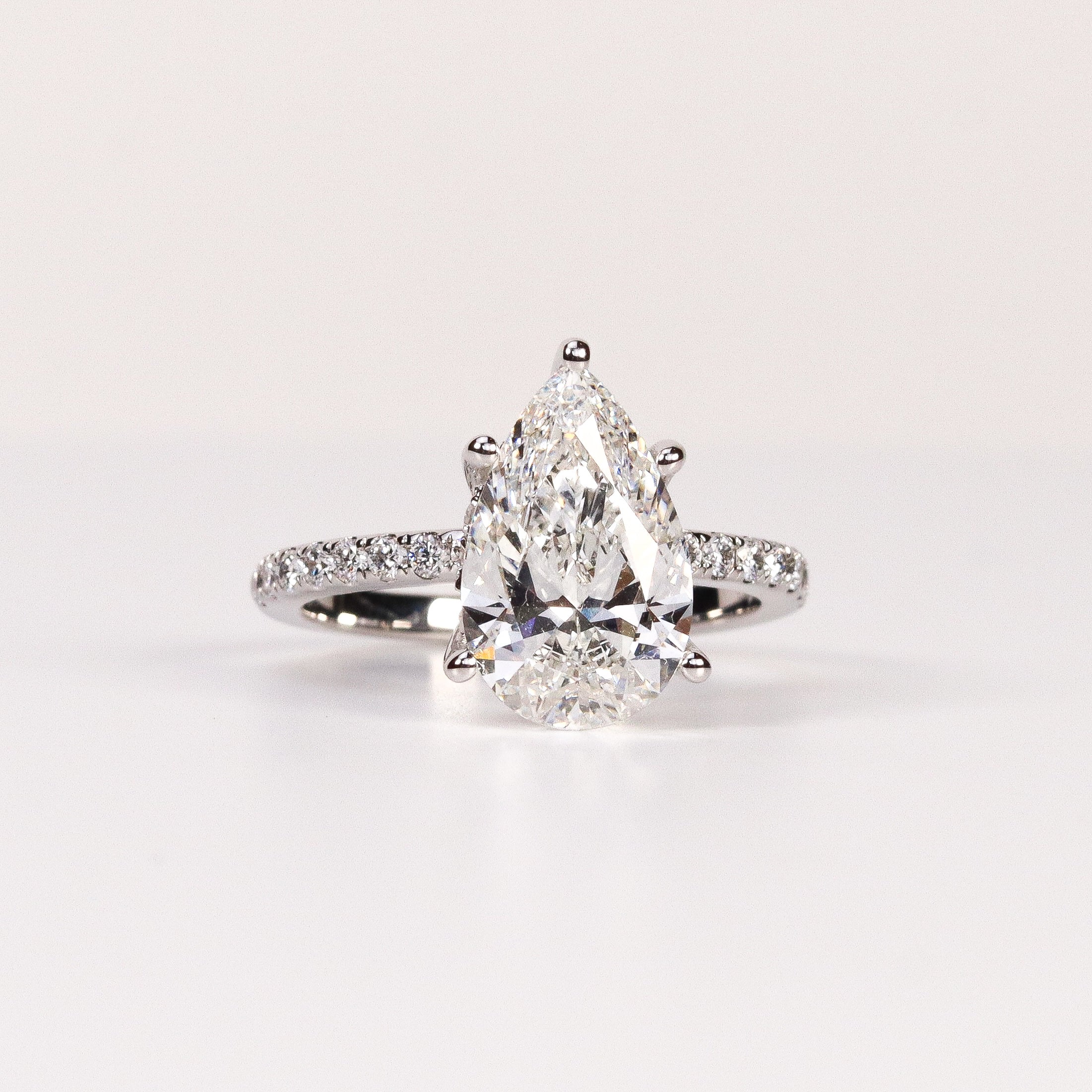LAB-GROWN DIAMOND PEAR BRILLIANT-CUT PAVÉ BAND ENGAGEMENT RING image 0