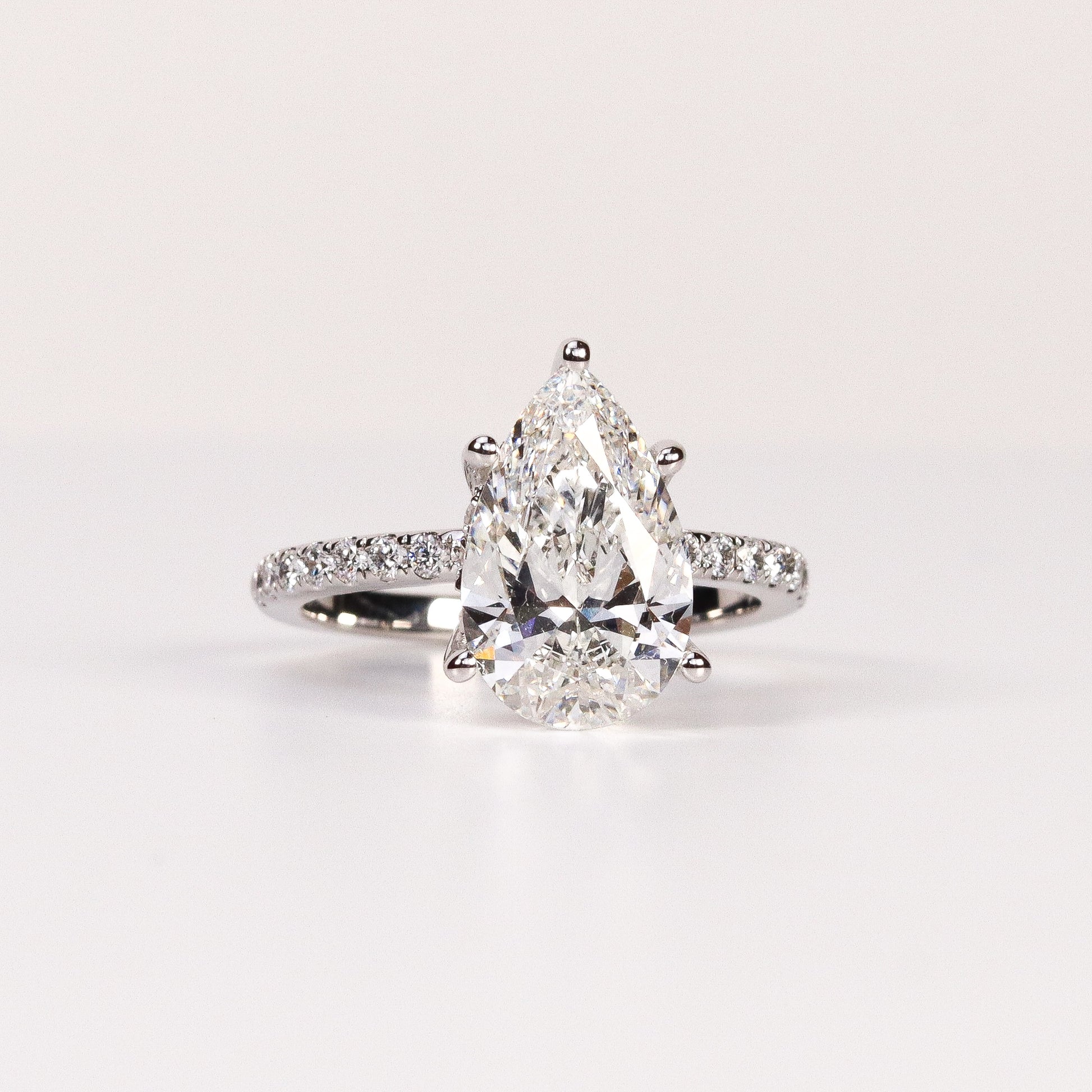 LAB-GROWN DIAMOND PEAR BRILLIANT-CUT PAVÉ BAND ENGAGEMENT RING image 0