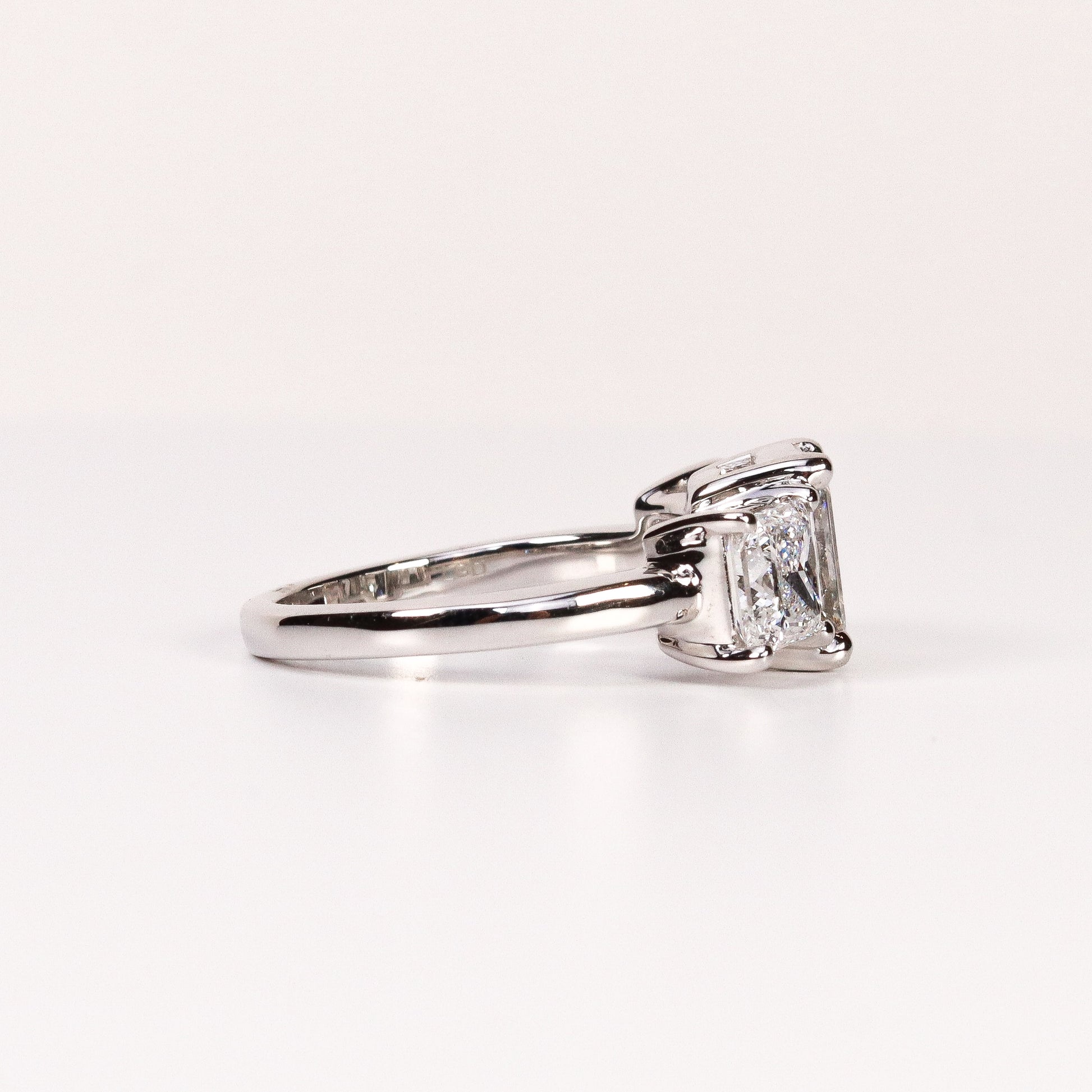 LAB-GROWN DIAMOND EMERALD-CUT THREE-STONE ENGAGEMENT RING image 2