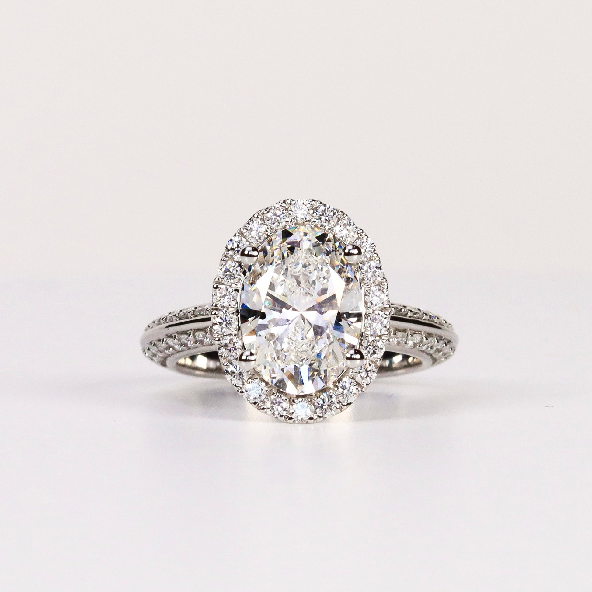 LAB-GROWN DIAMOND OVAL BRILLIANT-CUT HALO ENGAGEMENT RING image 0