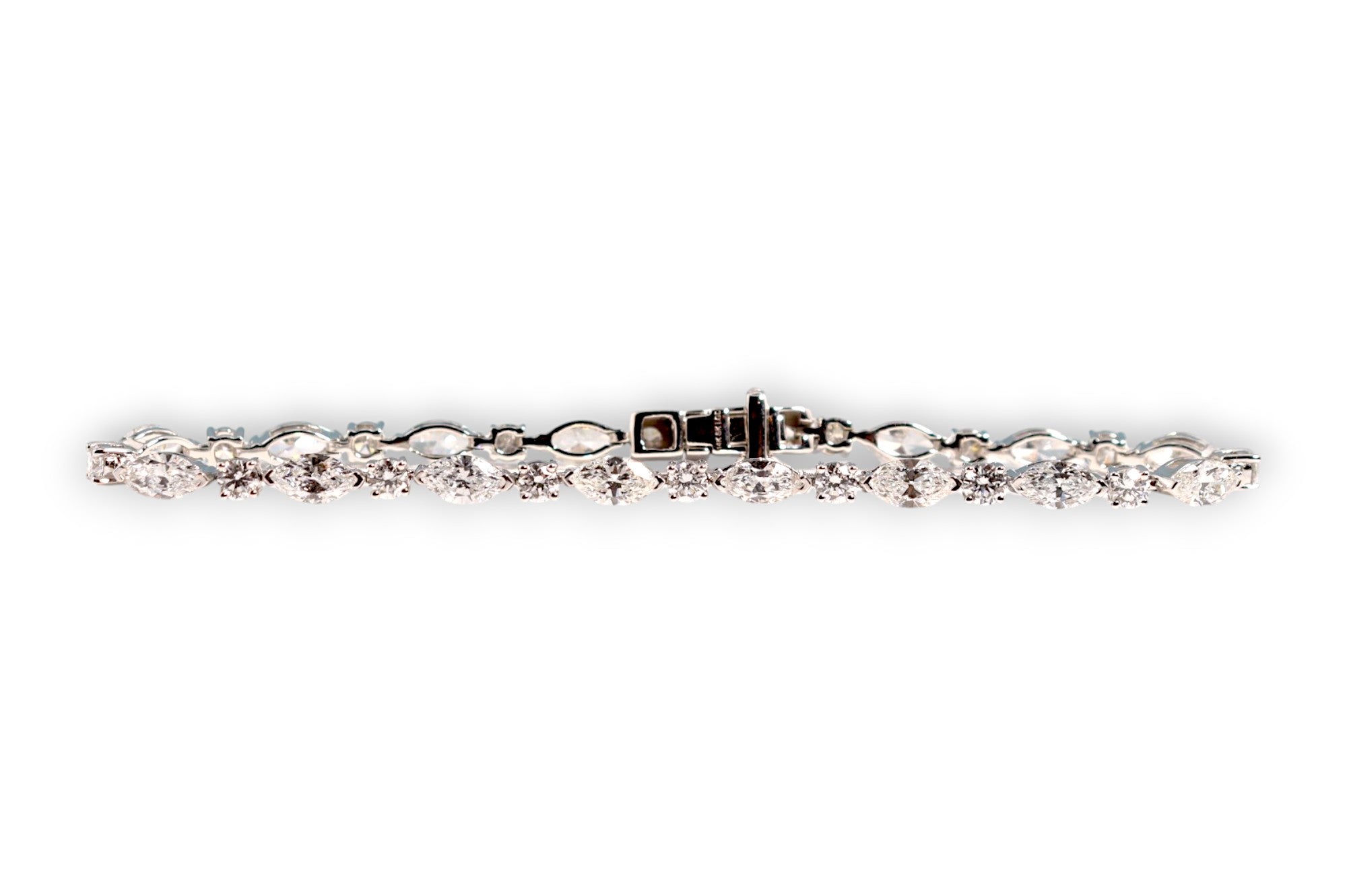 LUXURY LAB-GROWN ALTERNATING MARQUISE & ROUND DIAMOND TENNIS BRACELET image 0