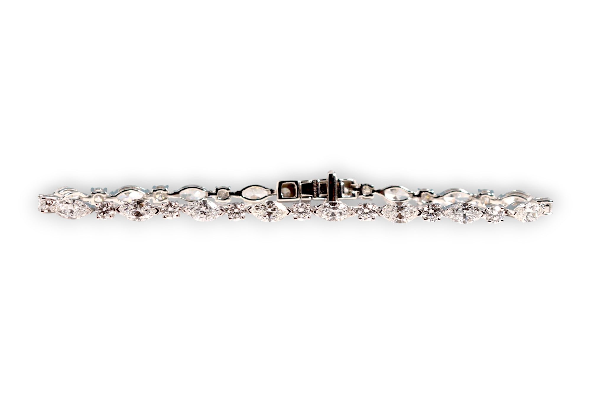 LUXURY LAB-GROWN ALTERNATING MARQUISE & ROUND DIAMOND TENNIS BRACELET image 0